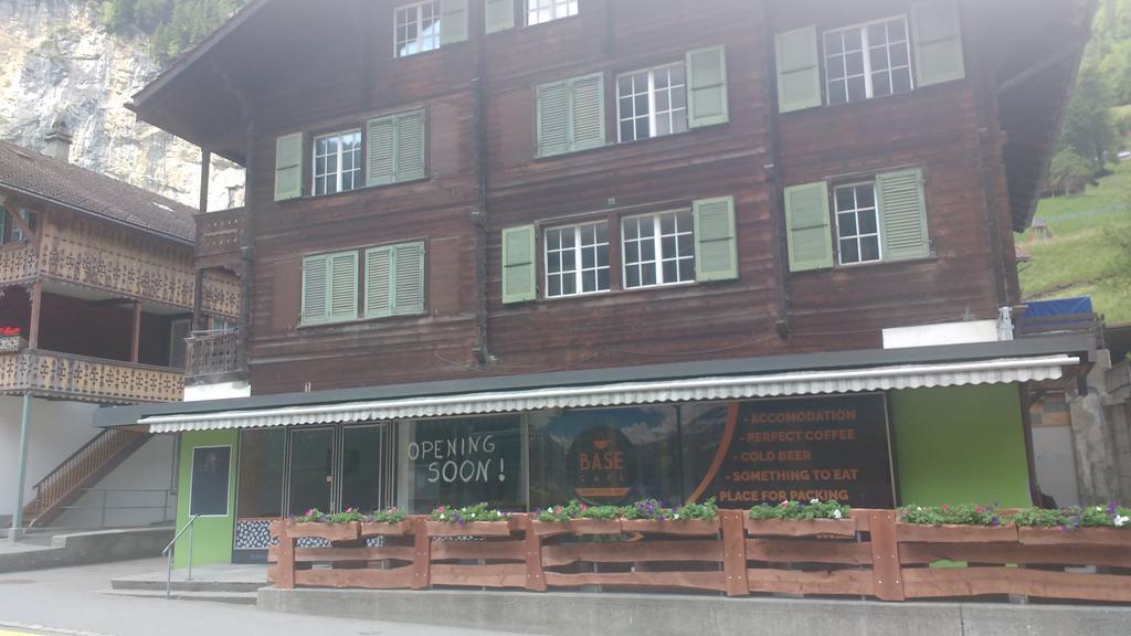 Appartamento Base Cafe Lauterbrunnen Esterno foto
