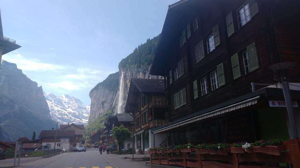 Appartamento Base Cafe Lauterbrunnen Esterno foto