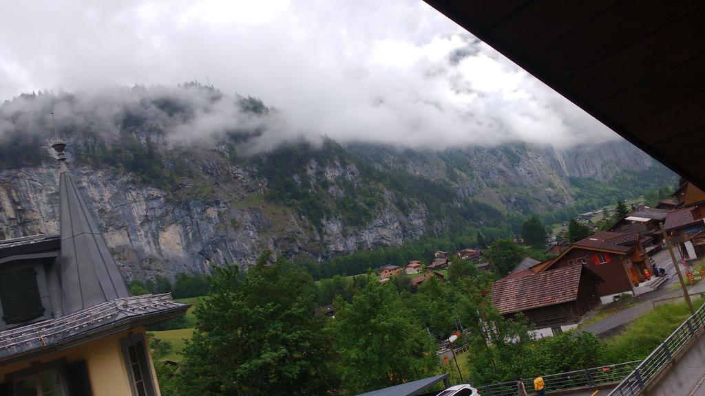 Appartamento Base Cafe Lauterbrunnen Esterno foto