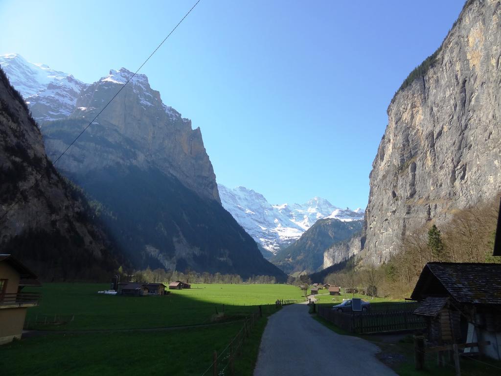Appartamento Base Cafe Lauterbrunnen Esterno foto